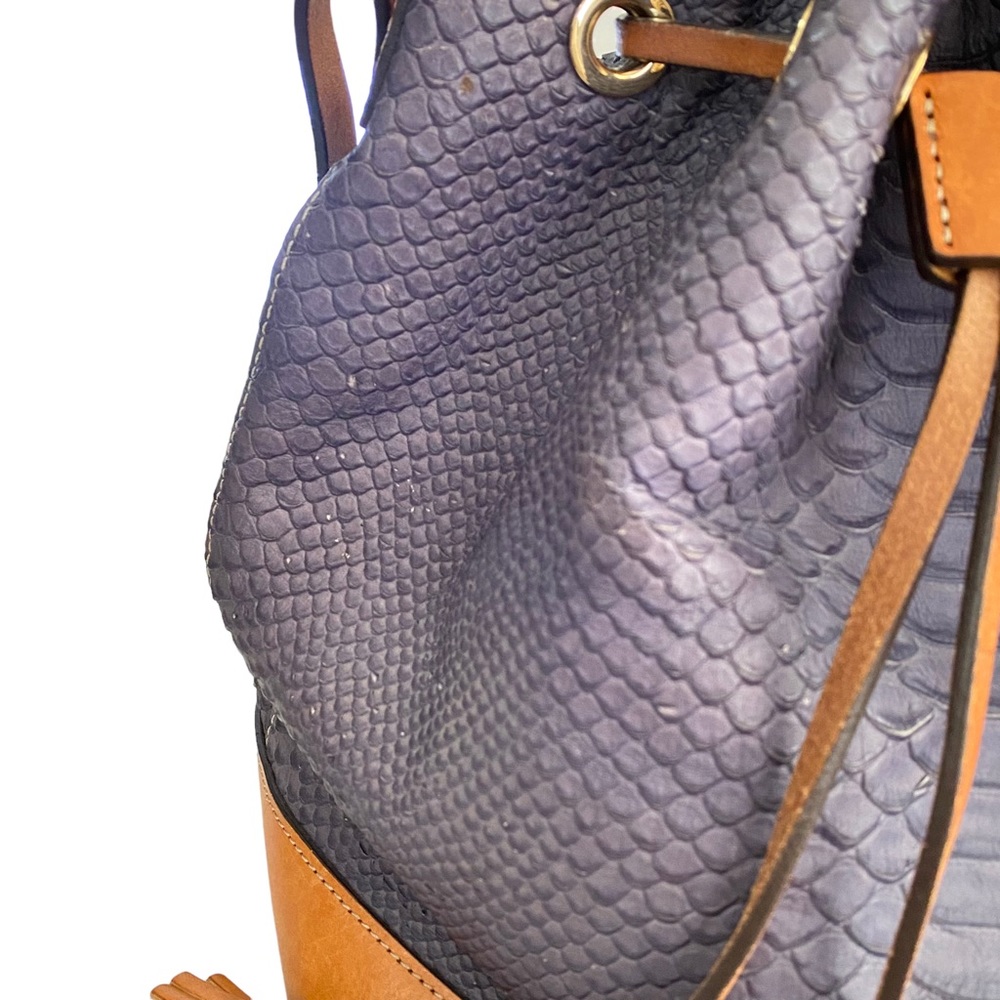 Dooney and Bourke drawstring bucket Snakeskin Texture Shoulder Bag - Picture 5 of 16